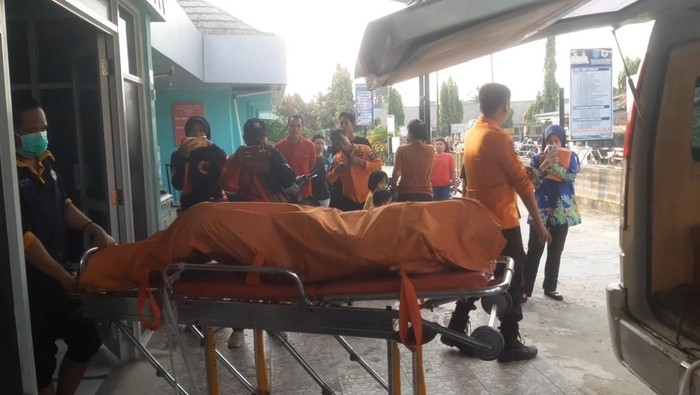 Jenazah korban dievakuasi ke Puskesmas Tanjung Raja