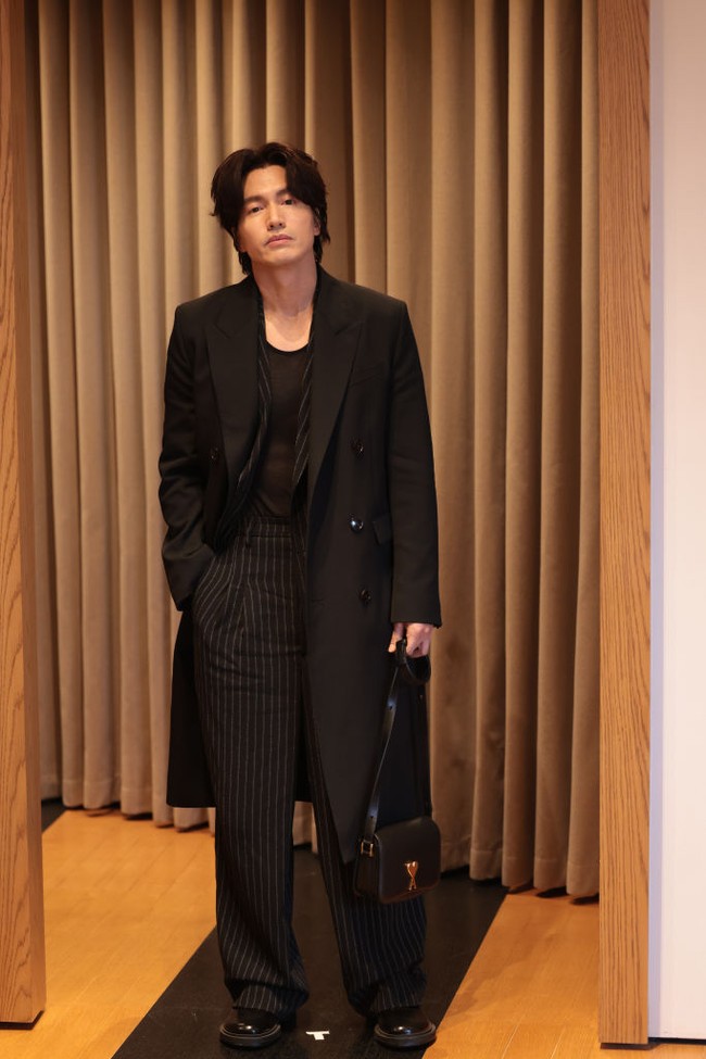 Penampilannya menuai banyak pujian dari netizen. “Eh buset definisi yang sesungguhnya menolak tua, ganteng beud,” komentar salah satu pengguna Instagram. Foto: Getty Images