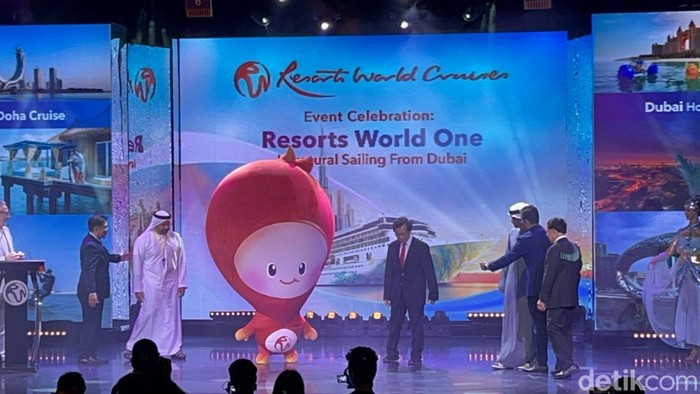 Kapal pesiar Resorts World One milik perusahaan pelayaran Resorts World Cruises (RCW) telah tiba di Dubai, Uni Emirat Arab (UEA).