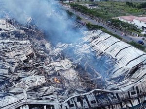 Foto Udara Pabrik Mainan di Kendal Ludes Terbakar