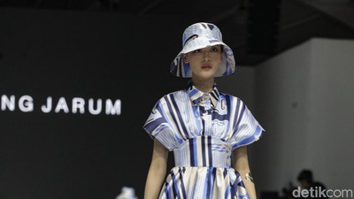10 Koleksi Benang Jarum di JFW 2025, Busana Tabrak Motif Estetik