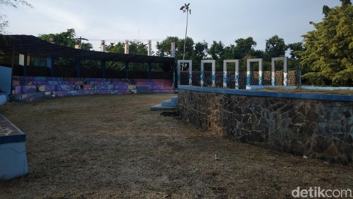 Kondisi taman Krucuk setelah dibersihkan
