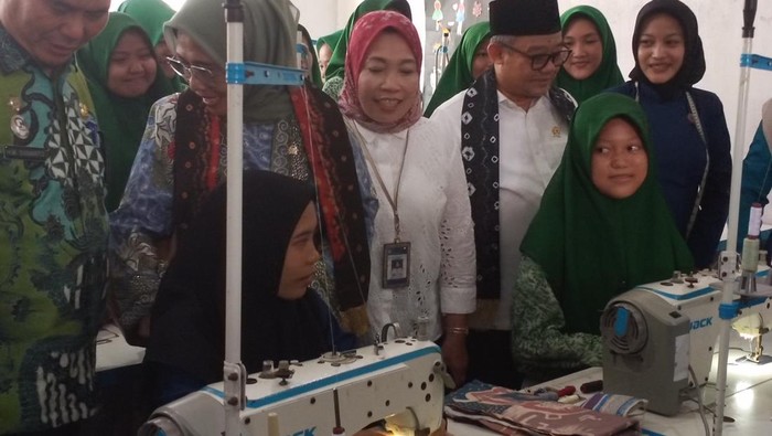Kunjungan kerja Mendikdasmen Abdul Mu'ti di Palembang