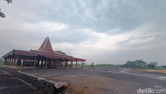 Lapangan Ponpes Minggir Gus Muwafiq yang rencananya akan menjadi lokasi Apel Akbar 10.000 Banser. Foto diambil Jumat (1/10/2024).