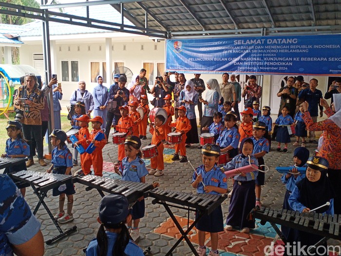 Mendikdasmen Mu'ti kunker perdana di Palembang