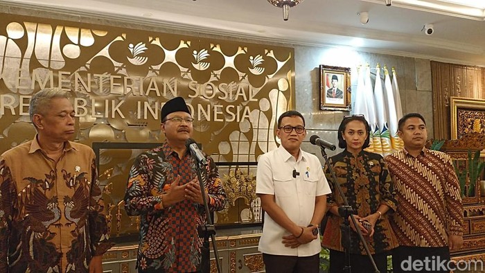 Menteri P2MI Karding bertemu dengan Mensos Gus Ipul