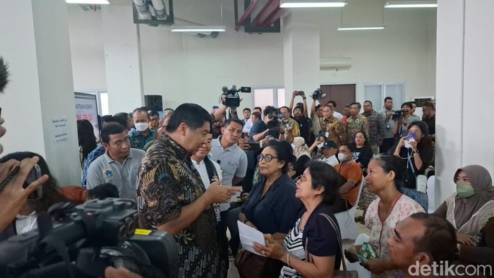 Menteri Perumahan dan Kawasan Permukiman Maruarar Sirait di Rusun Pasar Rumput. (Brigitta/detikcom)