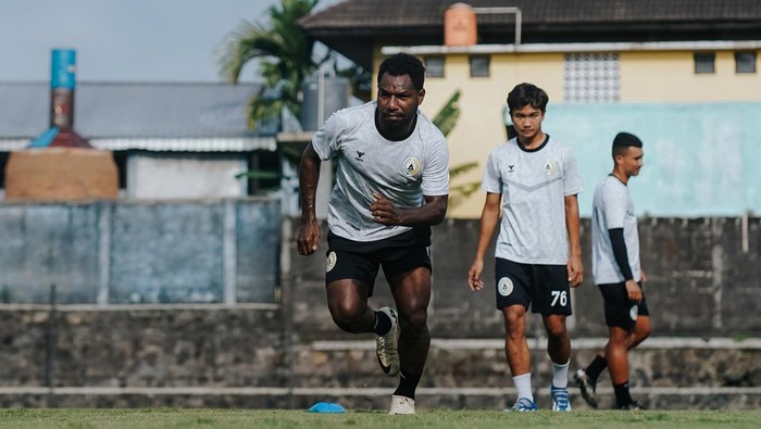 Momen skuad PSS Sleman menjalani latihan.