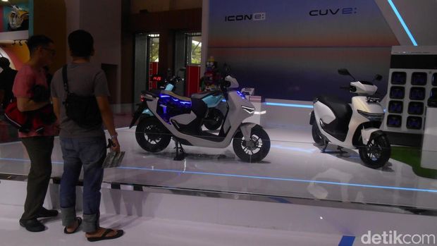 Motor listrik di Booth Honda di IMOS 2024.