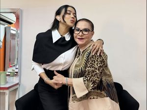 Mpok Atiek Live TikTok Berjam-jam Jadi Pelipur Lara Saat Kesepian