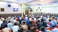 Tak lupa Nusron menyampaikan salah satu bentuk menjalankan amanah menjadi pemimpin adalah dengan tidak mempersulit urusan masyarakat.