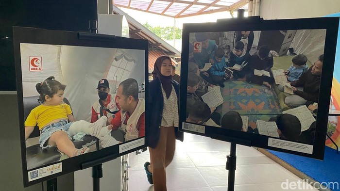 Pameran foto untuk Palestina digelar di Masjid Salman ITB. Foto: Wisma Putra/detikJabar