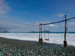 Blue Stone Beach di Ende, Keindahan Alam yang Belum Terjamah
