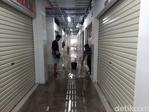 Pasar Umum Negara Kebanjiran, Barang-barang Dagangan Terendam