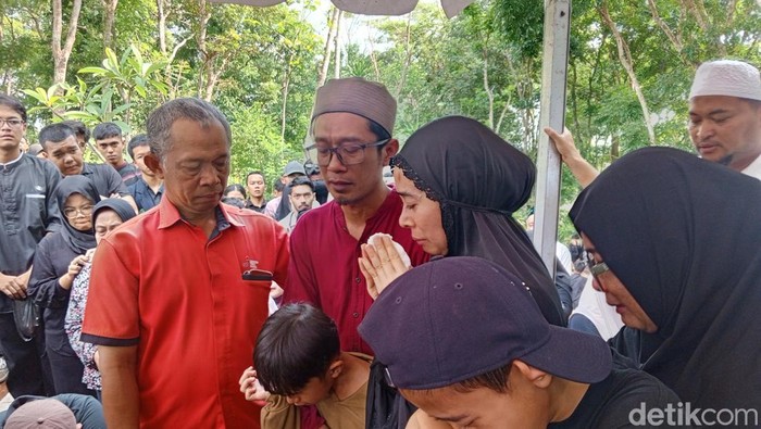 Pemakaman anak drummer band Matta yang tenggelam di Bali