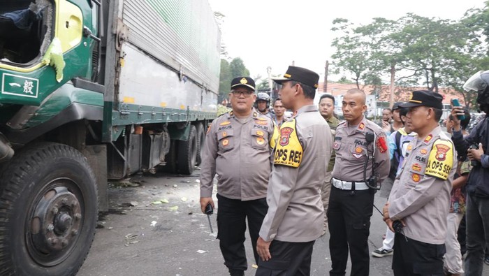 Polres Metro Tangerang Kota menyebut terdapat 6 korban tertabrak truk ugal-ugalan di Tangerang. Keenam korban terdiri dari pengendara motor hingga pejalan kaki. (dok Istimewa)