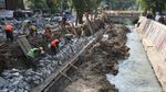 Progres Terkini Perbaikan Turap Kali di Utan Kayu Jaktim