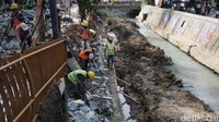 Perbaikan turap ini dilakukan sejak 9 Mei 2024 lalu.