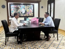 Potret Semringah Ridwan Kamil Temui Jokowi di Sumber Solo