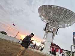 Momen Menkomdigi Meutya Hafid Pantau Progress Internet Satria-1