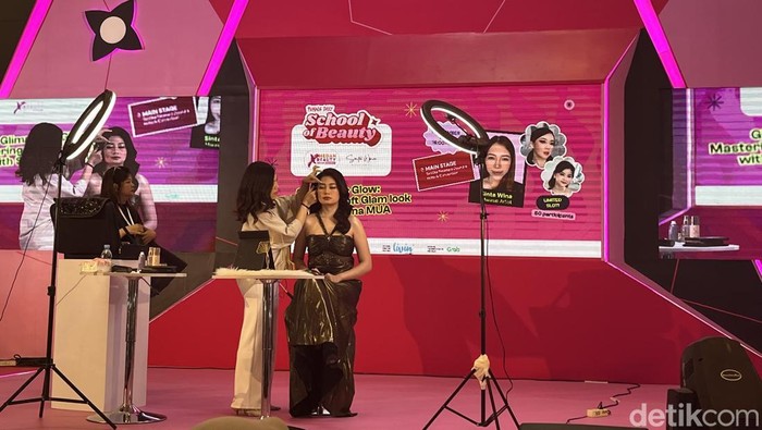 Suasana kelas make up di MedanXBeauty 2024 (Kartika Sari/detikcom)