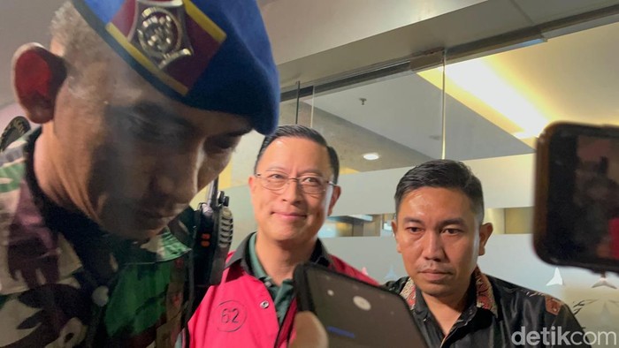 Tom Lembong selesai diperiksa penyidik Kejagung. (Rumondang/detikcom)