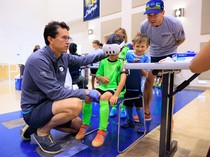 Unik! Inovasi VR Stanford Kurangi Ketakutan Anak Disuntik Saat Imunisasi