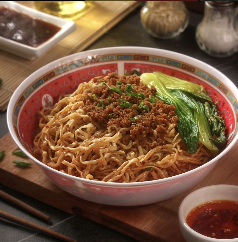 Yuk! Jajan 5 Mie Chili Oil di Bogor yang Pedas Nikmat