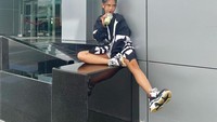 Banyak momennya saat kuliner dan hangoutnya yangd dibagikan di Instagram. Salah satunya momen saat menikmati es matcha latte ini. Foto: Instagram @zivamagnolya