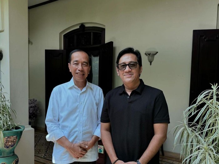 Andre Taulany bertamu ke rumah Jokowi.