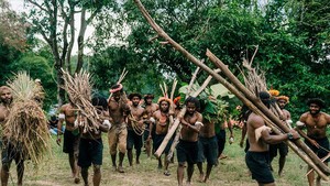 Kelompok ini memiliki misi untuk mendorong pertumbuhan seni urban dan industri berbasis budaya di Jayapura. Berbagai inspirasi dan kolaborasi telah mereka luncurkan demi mendukung dan memperkaya ekosistem seni di Papua, seperti mengadakan beberapa festival seni, workshop, produksi film dokumenter, dan pengembangan inisiatif seni kreatif.