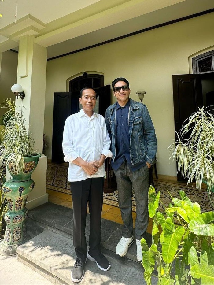 desta Desta saat bertamu di rumah Jokowi di Solo