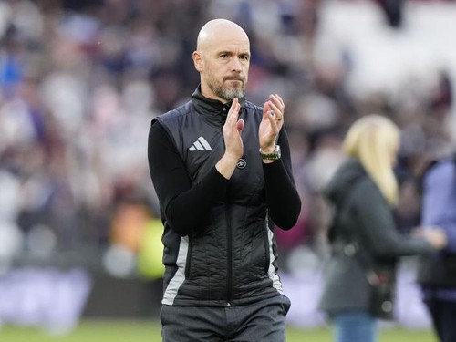 Manchester United manager Erik ten Hag applauds the fans after the Premier League match at the London Stadium. Picture date: Sunday October 27, 2024. (Photo by Nick Potts/PA Images via Getty Images)