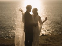 Romantisnya Foto Prewedding Febby Rastanty dan Drajad Djumantara