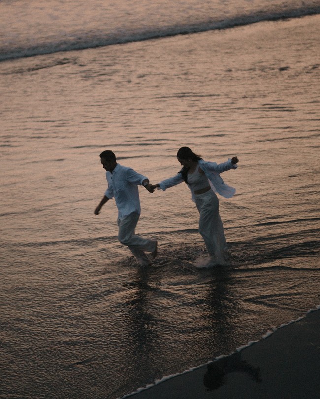 Febby mengunggah foto-foto prewedding-nya yang jadi perhatian. Wanita 28 tahun tersebut memilih latar pantai yang estetis dan romantis. Foto: Instagram Febby Rastanty