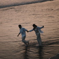 Febby mengunggah foto-foto prewedding-nya yang jadi perhatian. Wanita 28 tahun tersebut memilih latar pantai yang estetis dan romantis. Foto: Instagram Febby Rastanty