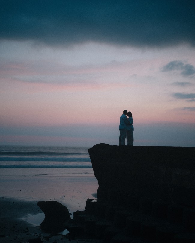 Sebelumnya lamaran Febby Rastanty jadi sorotan karena mantan personel Blink itu jarang mengumbar kemesraan dengan Dio. Ternyata keduanya sudah berpacaran sejak 2017. Dio sendiri saat ini diketahui menjabat sebagai Kasubnit IV Satreskrim Polsek Taman Sari, Jakarta Barat. Foto: Instagram Febby Rastanty