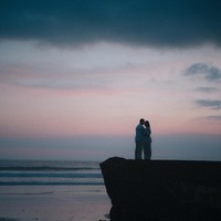 Sebelumnya lamaran Febby Rastanty jadi sorotan karena mantan personel Blink itu jarang mengumbar kemesraan dengan Dio. Ternyata keduanya sudah berpacaran sejak 2017. Dio sendiri saat ini diketahui menjabat sebagai Kasubnit IV Satreskrim Polsek Taman Sari, Jakarta Barat. Foto: Instagram Febby Rastanty