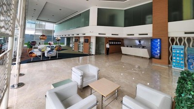 Gedung Perkantoran Graha Makmur di Kebon Sirih, Jakarta Pusat