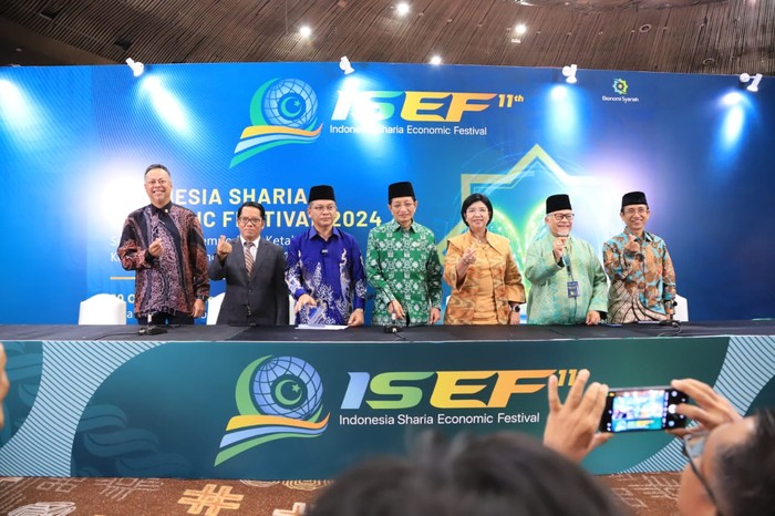 Hadiri Forum WZWF, Menag Nasaruddin Berharap Zakat dan Wakaf bisa Jadi Solusi Masalah Global