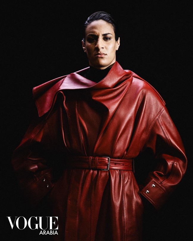 Imane Khelif yang terlahir sebagai wanita dengan kelebihan testosteron itu pun semakin jadi perhatian. Belakangan wanita asal Aljazair itu mendapat berbagai tawaran di luar olahraga, termasuk dari dunia fashion. Foto: Instagram Vogue Arabia    