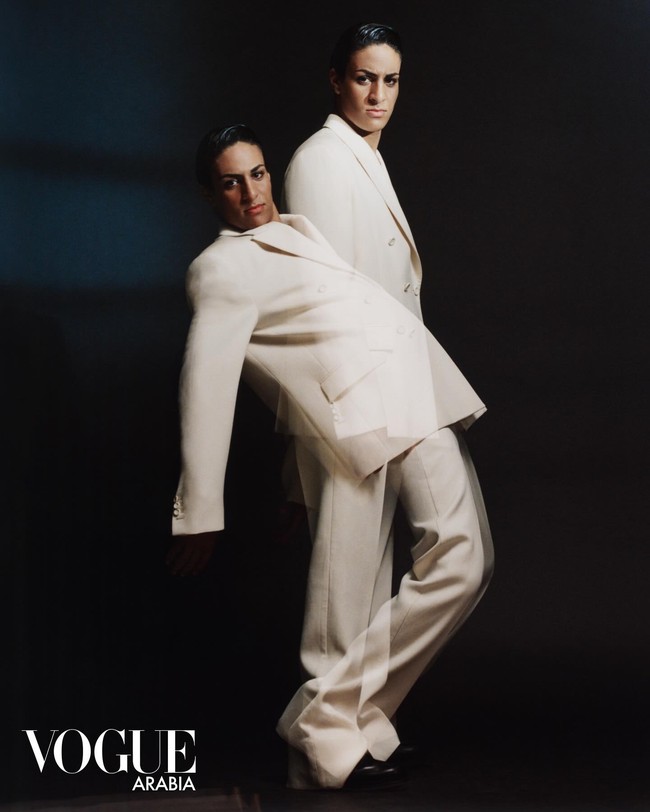 Dikatakan jika momen tersebut merupakan hasil dari kerja keras dan masa lalunya yang tidak mudah. “Aku berjualan roti di pinggir jalan, dan mengumpulkan plastik, aluminium, dan besi untuk menabung agar bisa pergi ke tempat latihan dan kembali,” kenangnya.  Foto: Instagram Vogue Arabia