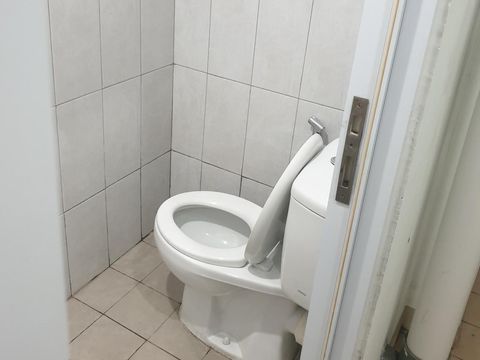 Kamar Mandi Rusun Pasar Rumput