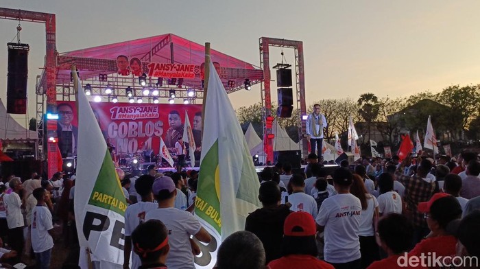 Kampanye Ansy-Jane di Kupang, Sabtu (2/11/2024). (Simon Selly/detikBali)