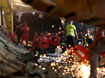 Kanopi Stasiun Kereta Api di Serbia Ambruk, 14 Orang Tewas