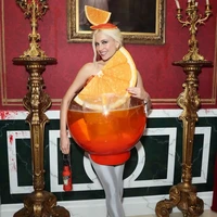 Segelas martini jeruk dari Pixie Lott untuk mereka yang haus. (Foto: Instagram)