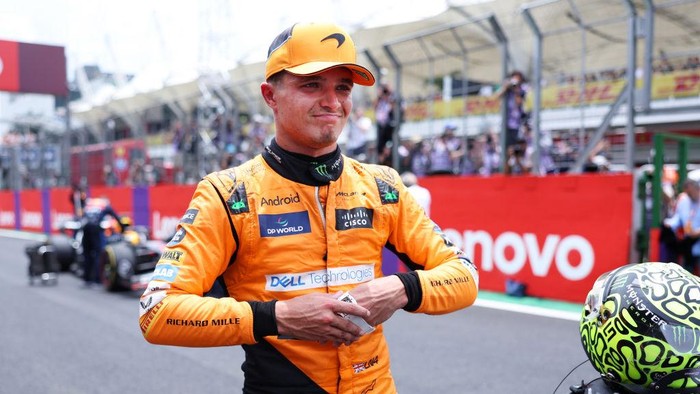 SAO PAULO, BRAZIL - NOVEMBER 02: Sprint winner Lando Norris of Great Britain and McLaren looks on in parc ferme during the Sprint ahead of the F1 Grand Prix of Brazil at Autodromo Jose Carlos Pace on November 02, 2024 in Sao Paulo, Brazil. (Photo by Lars Baron - Formula 1/Formula 1 via Getty Images)
