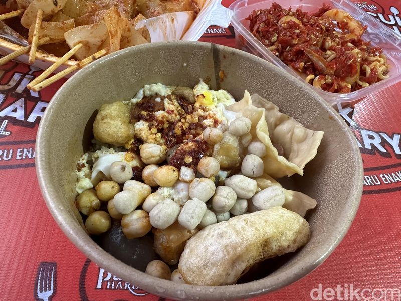 Makanan pedas Pucuk Coolinary Festival