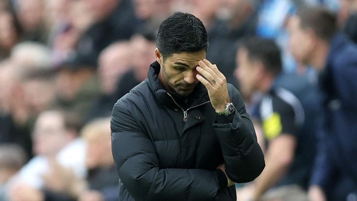 NEWCASTLE UPON TYNE, ENGLAND - NOVEMBER 02: Mikel Arteta, Manager of Arsenal, reacts during the Premier League match between Newcastle United FC and Arsenal FC at St James Park on November 02, 2024 in Newcastle upon Tyne, England. (Photo by George Wood/Getty Images)