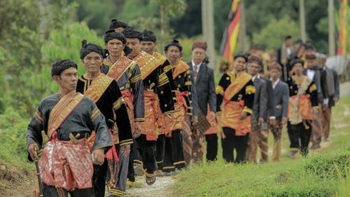 Pakaian adat Penghulu Minangkabau. (dok. Wonderverse Indonesia)